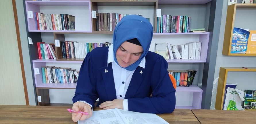 Rizeli Yasemin Altun hayalini kurdu, çocuklarıyla üniversiteli oldu