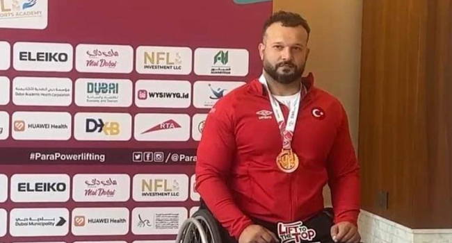 Uğur Yumuk, dünya üçüncüsü oldu