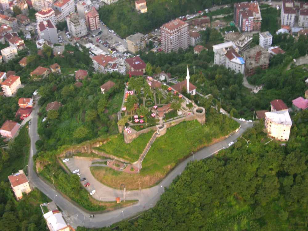 Rize Merkezdeki Tarihi Bir Abide Rize Kalesi