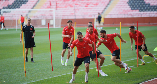 A Milli Futbol Takımı, Japonya maçı hazırlıklarına başladı