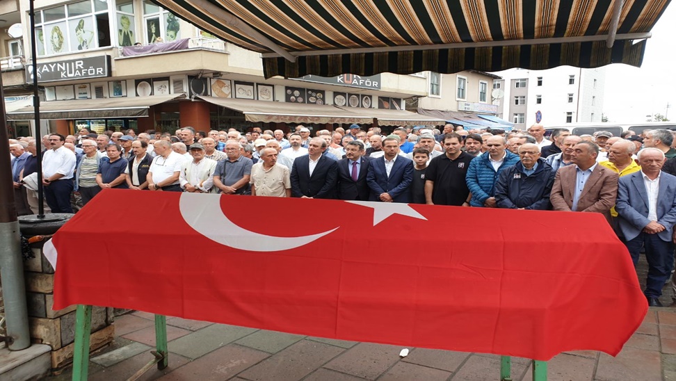 Ankara’da vefat Eden CHP Eski Trabzon Milletvekili Av. Adil Ali Cinel Beşikdüzü’nde Toprağa verildi