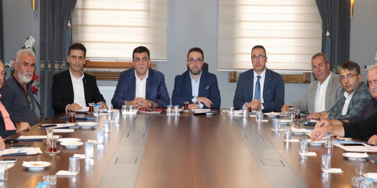 Karamehmetoğlu: Çayda yaşanan rekolte düşüklüğü-kalite bozukluğu Rize’de herkesi ilgilendirmeli