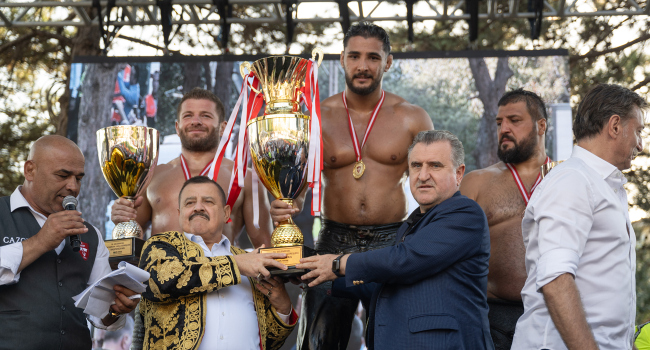 Kocasinan Yağlı Güreşleri'nde zafer Mustafa Taş'ın