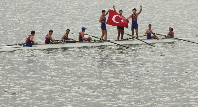 Milli kürekçiler 16 madalya kazandı