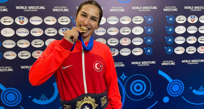 Buse Tosun Çavuşoğlu: Rüya gibi bir gün yaşıyorum