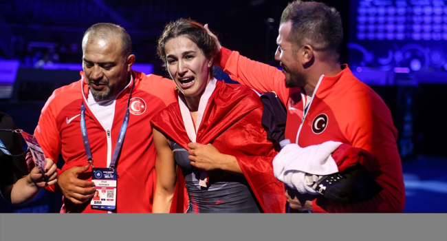 Türkiye, kadınlarda 1 altın madalya ve 2 olimpiyat kotası elde etti