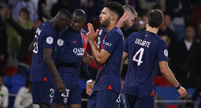 Fransa Ligue 1'de Paris Saint-Germain, konuk ettiği Olimpik Marsilya'yı 4-0 mağlup etti.