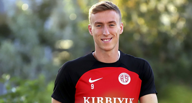 Antalyaspor'un en golcüsü Adam Buksa