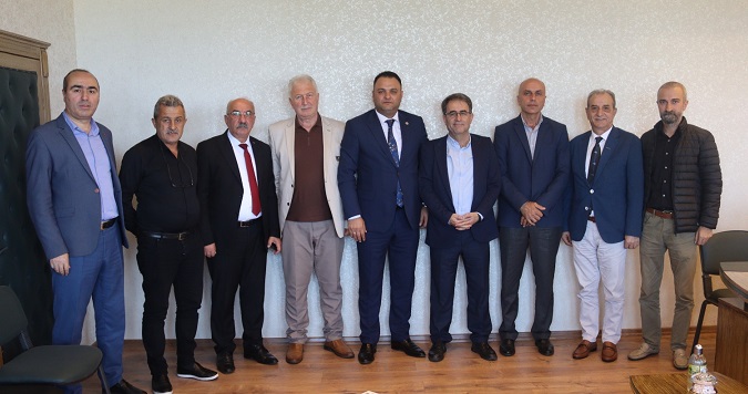 CHP Rize İl Başkanı Saltuk Deniz Rize Ziraat Odası Başkanı Bünyamin Arslan’ı Ziyaret Etti