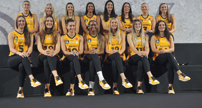 Vakıfbank sezonu açtı