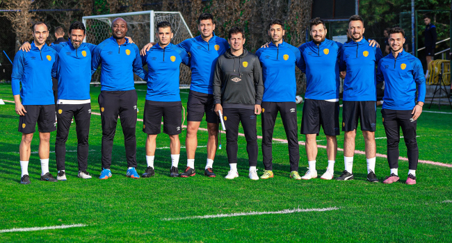 Emre Belözoğlu'nun ekibi açıklandı