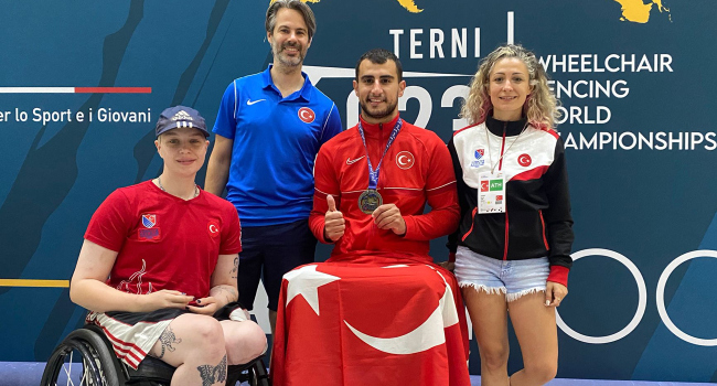 Hakan Akkaya'dan bronz madalya