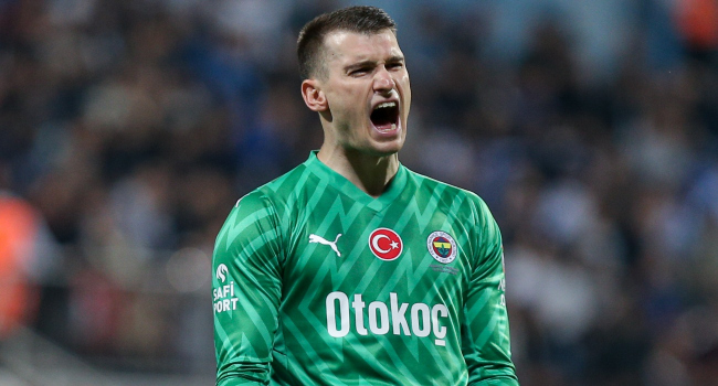 Fenerbahçe kalesine duvar ördü