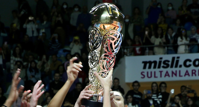 Fenerbahçe Opet mi VakıfBank mı?