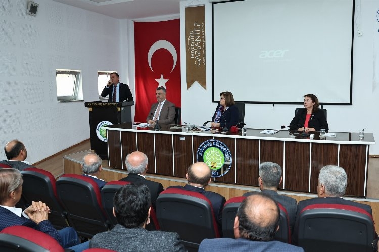 Gaziantep Büyükşehir'den biner liralık eğitim desteği