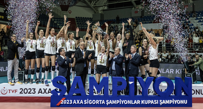 Şampiyon VakıfBank kupasına kavuştu