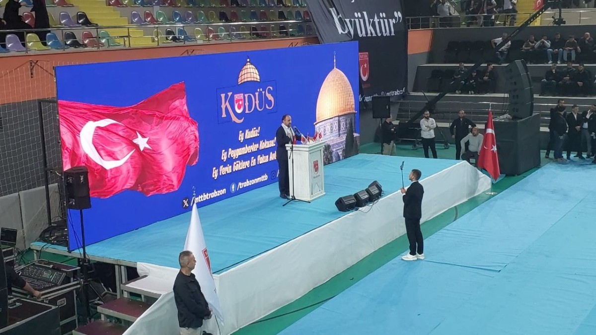 Halil Konakçı'nın Trabzon'a gelişini eleştirenlere Başkan Karayel tepki gösterdi!