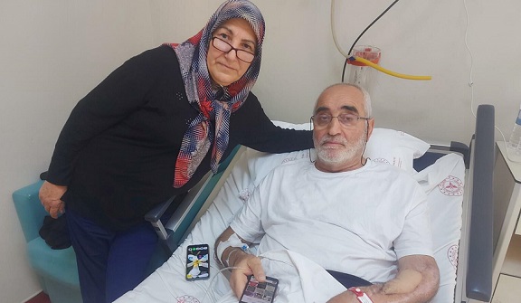 Kolunu Doktorun İlgisizliği Yüzünden Kaybettiğini Öne Süren Avni Kuru ve ailesi hukuksuzluğa isyan etti.