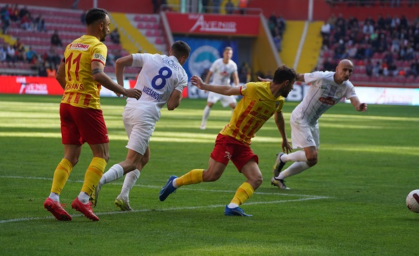 Çaykur Rizespor' un Kayseri’ de Boynu Bükük 3-1