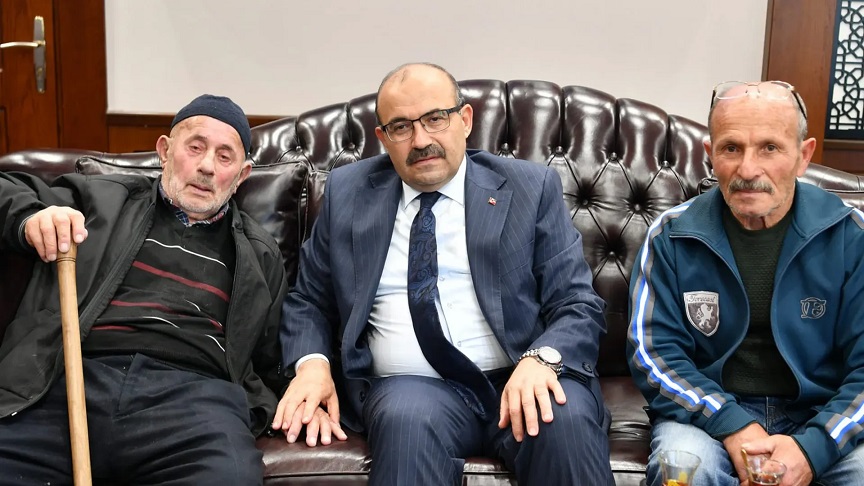 Trabzonlu Vatandaştan Eski Vali Ustaoğlu'na Ziyaret!