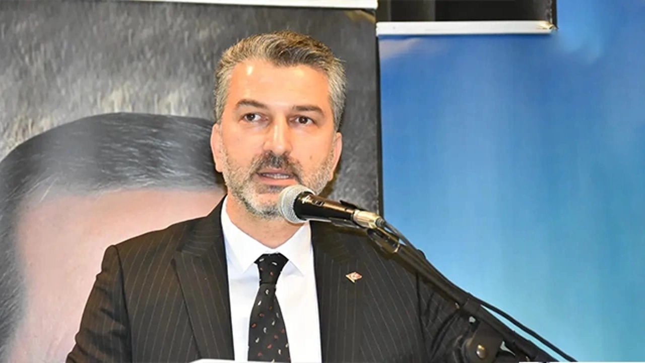 Ya Çık Özür Dile Ya İstifa Et