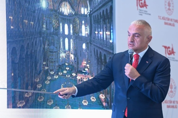 Ayasofya'da 'yeni' dönem... Yabancıya ücretli, vatandaşa bedava!