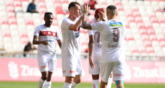 EMS Yapı Sivasspor 4. turda