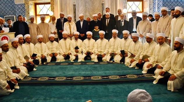  Rize Diyanet Akademi 4.Dönem Aşere Takrib Mezunlarını Verdi
