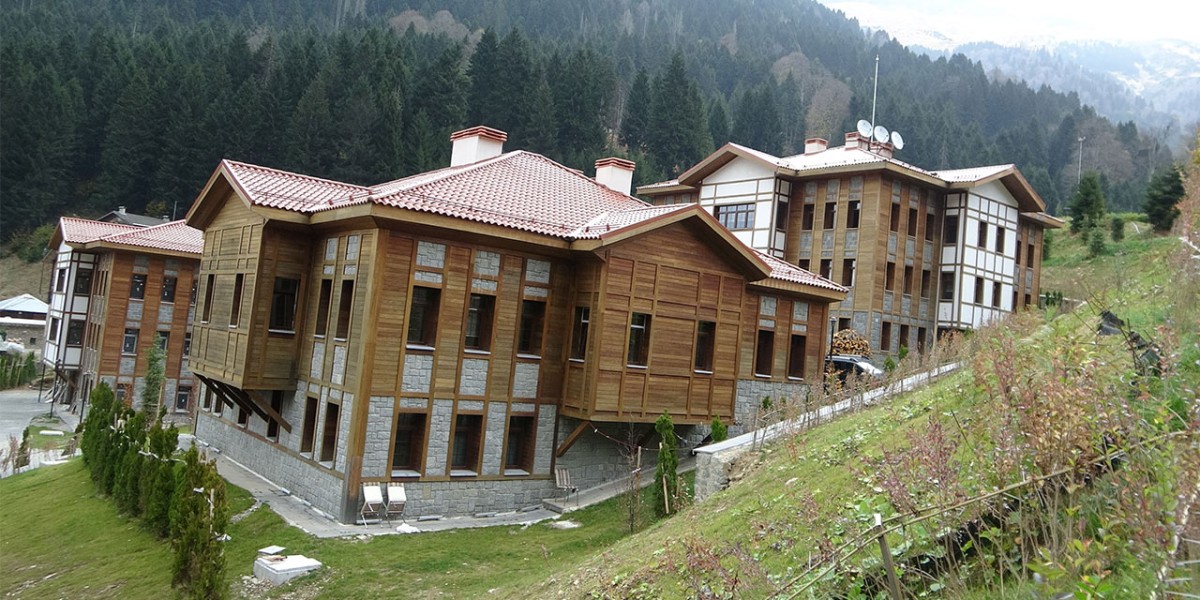 Ayder Kentsel Dönüşüm Sonrası Yöresel Mimarisi ile Kendini Göstermeye Başladı
