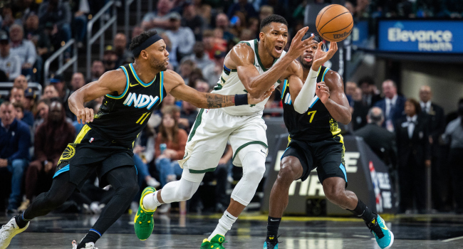 Antetokounmpo'dan 54 sayı galibiyet getirmedi