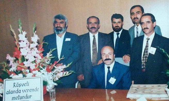Puhaloğlu'dan İlyas Gür'e  Anlamlı Hediye
