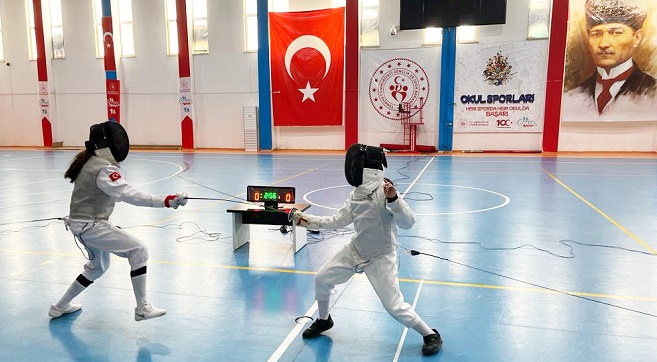 SANKO OKULLARI ÖĞRENCİLERİNİN ESKRİM BAŞARISI