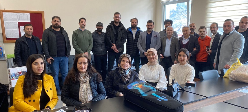   Eğitimci Başkan 24 Kasım Öğretmenler Gününde Öğretmenleri Sevindirdi