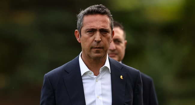 Ali Koç futbolcularla toplantı yaptı