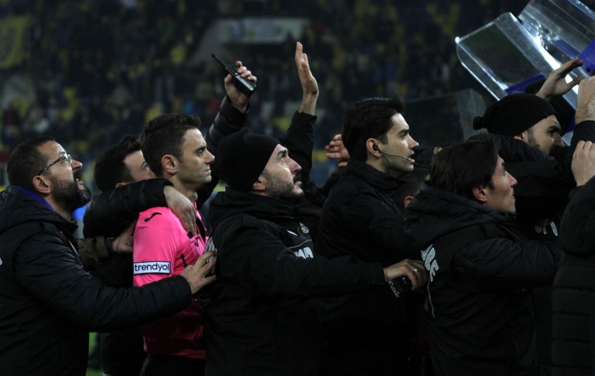 Ankara'da skandal olaylar devam etti! Rizespor kafilesine saldırı