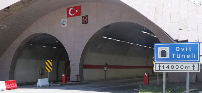 Rize-Erzurum kara yolundaki Ovit Tüneli'nde ulaşım normale döndü