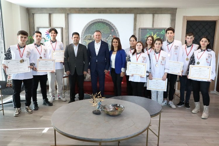 Hatay'da aşçılık öğrencilerinin başarıları ödüllendirildi