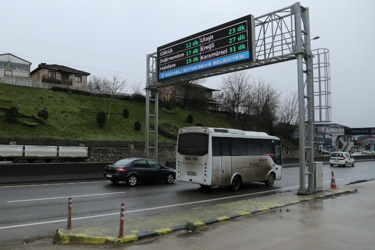 Kocaeli'de trafik güvenliği uygulamaları sürüyor