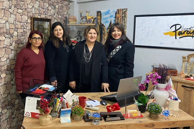 Gazetelerde görev yapan kadın yöneticilere İzmit Belediyesi'nden ziyaret
