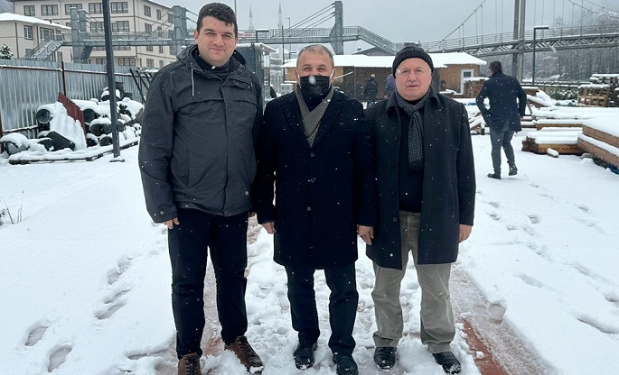 Başkan Karafazlı, Rize’de Kar Yağışı Dolayısıyla 189 Köy Yolunun Ulaşıma Kapandığını Açıkladı