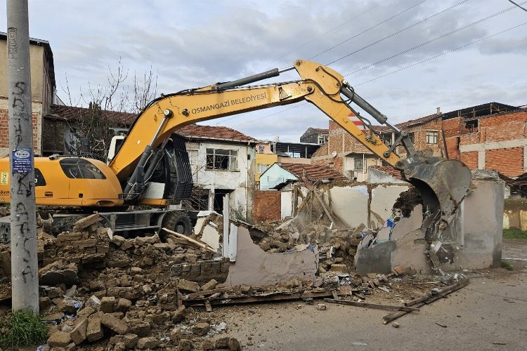 Bursa'da Osmangazi yıkıyor, mahallelerin çehresi değişiyor