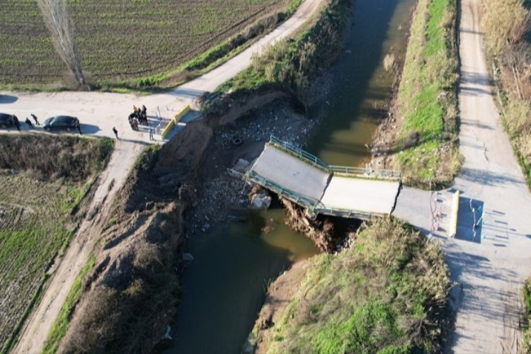 Aşırı yağışta çöken köprü yeniden hizmete alınacak