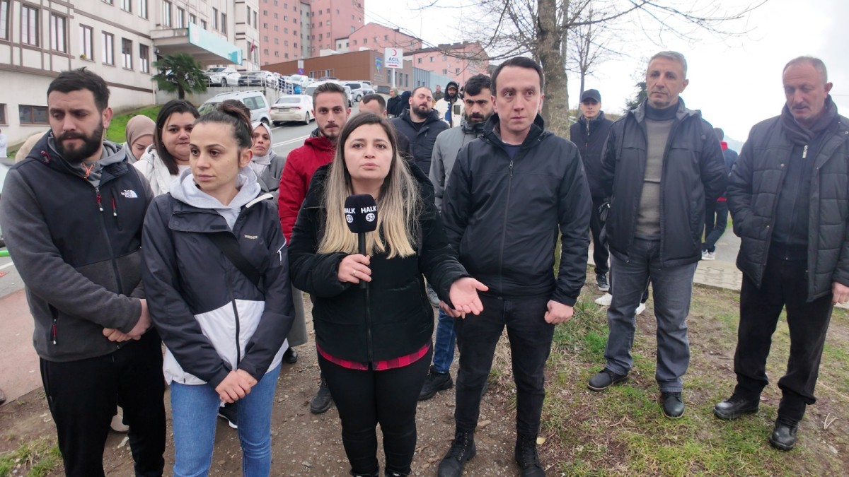Rize'de Gece Yarısı İşten Çıkarılan Sağlıkçılar! RTEÜ Hastane Önünde: İşimizi Geri Verin!