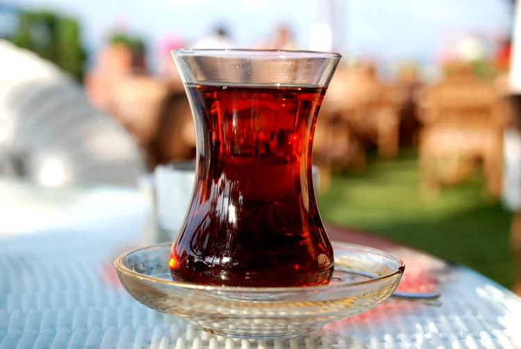 Başlı Başına Bir Gelenek: Çayın Tarihçesi ve Türkiye'ye Gelişi