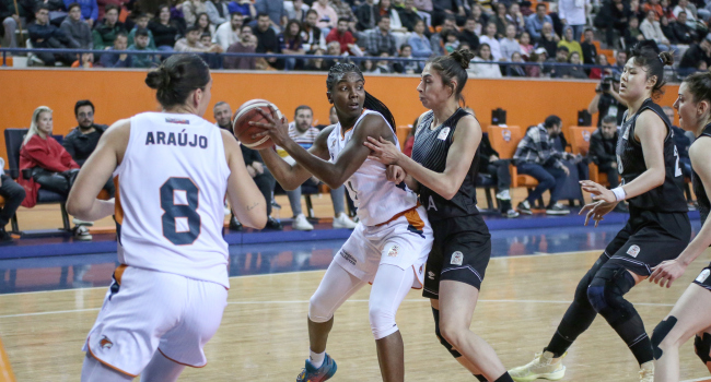 Beşiktaş, ÇBK Mersin'i deplasmanda devirdi