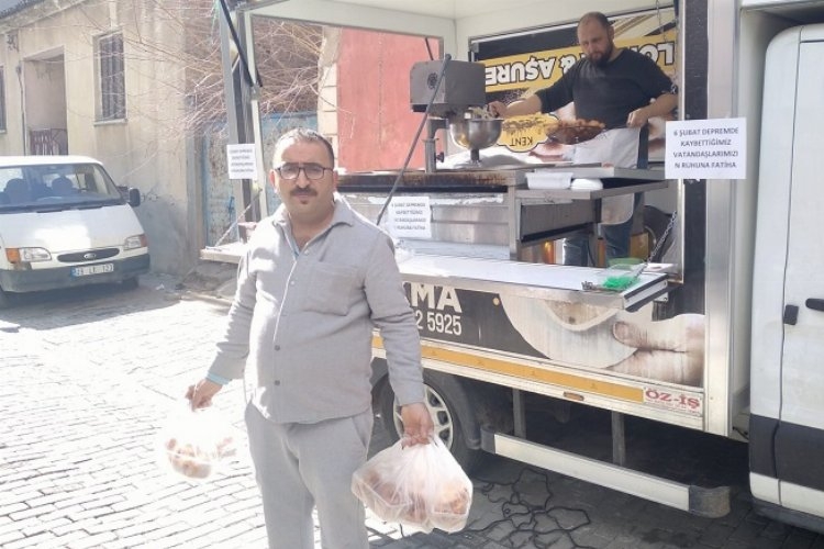 Depremzede esnaf ″Bu gün kapalıyız″ diyerek lokma dağıttı