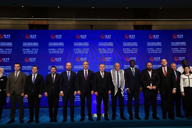 Bakan Bak: ″Geleceğimiz için birlikte ve güçlü olmalıyız″