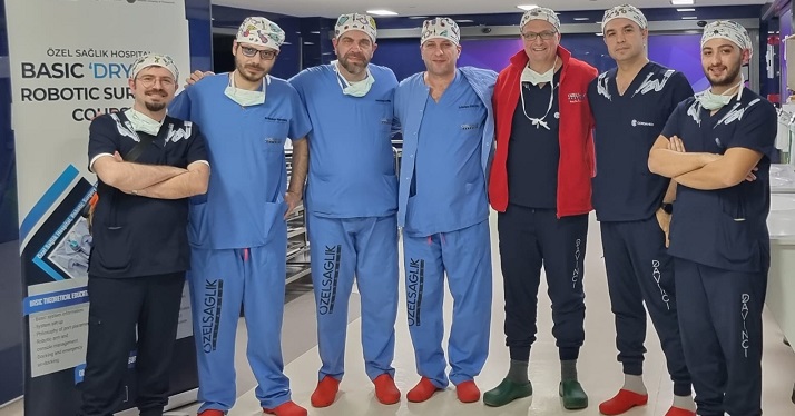 Özel Sağlık'tan Yurtdışından Gelen Hekimlere Robotik Cerrahi Eğitimi