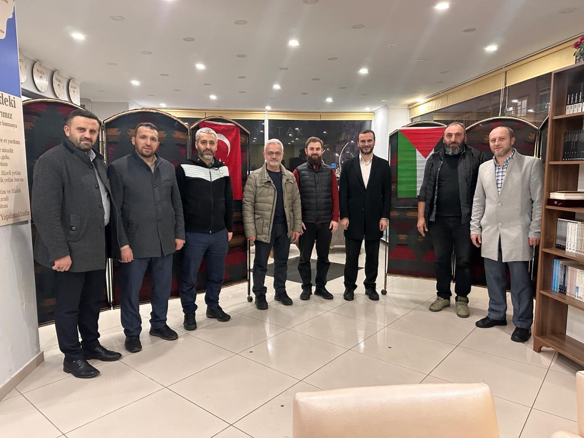 Rize Hafızlar Derneği'nden İHH'ya ziyaret 