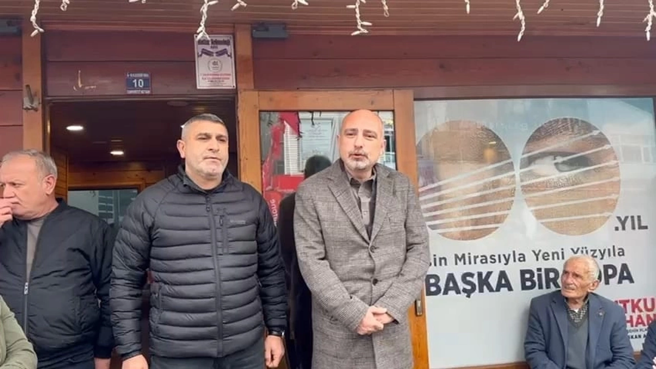 Hopa’da CHP’lilere yumruklu saldırı